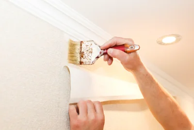 Pose de papier peint à Issenheim — revêtements muraux et toiles de verre